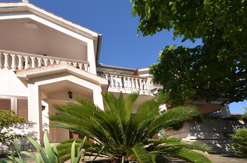 Iva Apartament *
